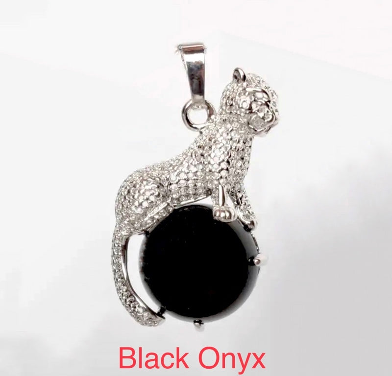 "Leopard on Gemstone Pendant Necklace - Exquisite Elegance"(1pc)