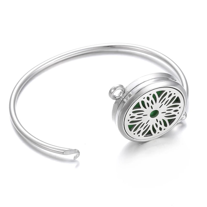"Love's Aroma: Stainless Steel Magnetic Locket Bracelet for Essential Oil Aromatherapy"