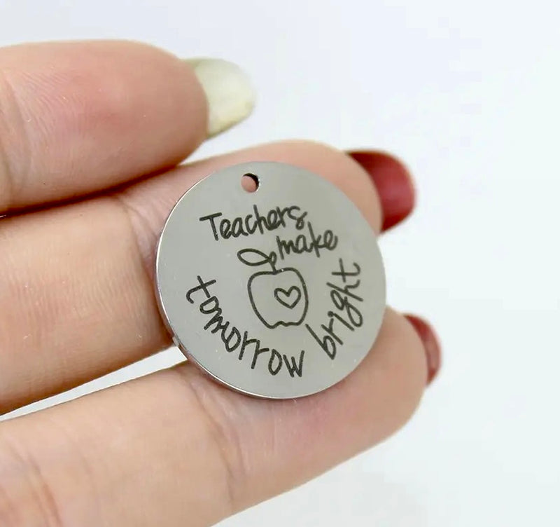 "Teachers Make Tomorrow Bright" Metal Charm Pendant with Apple and Heart Etching - Appreciating the Dedication of Educators (1pc)