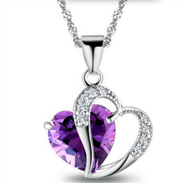"Heart's Delight: Exquisite Crystal Heart Necklace with Intricate Rhinestone Detailing"