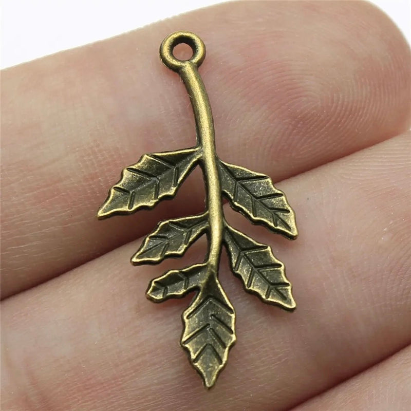 Antique Bronze Leaf Charm/Pendant: Embracing Nature's Beauty (1pc)