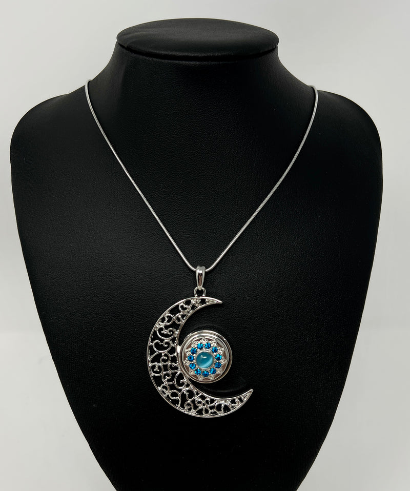 "Crescent Moon Necklace with Interchangeable Snap Button Pendant"(1pc)