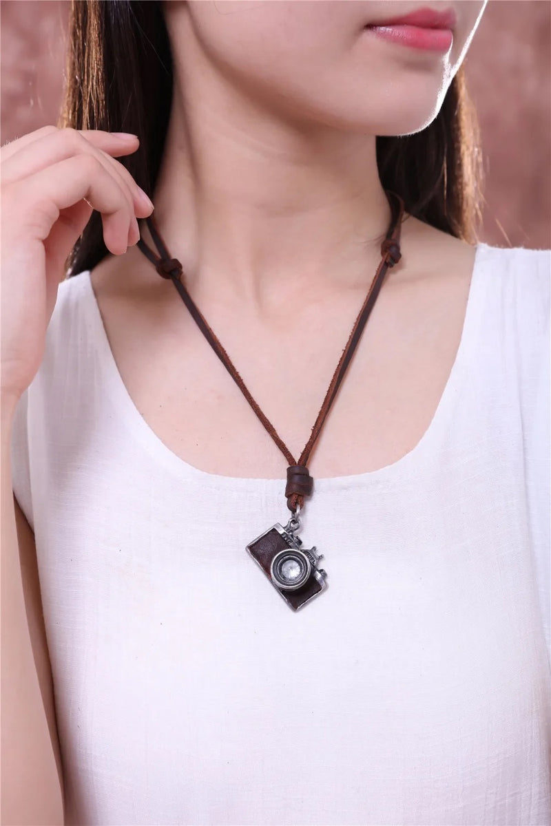 "Capturing Memories: Realistic Camera Pendant Necklace with Genuine Leather Chain for Men and Women"