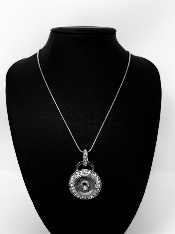 "Sparkling Circle Pendant Necklace with Interchangeable Snap Button"(1pc)