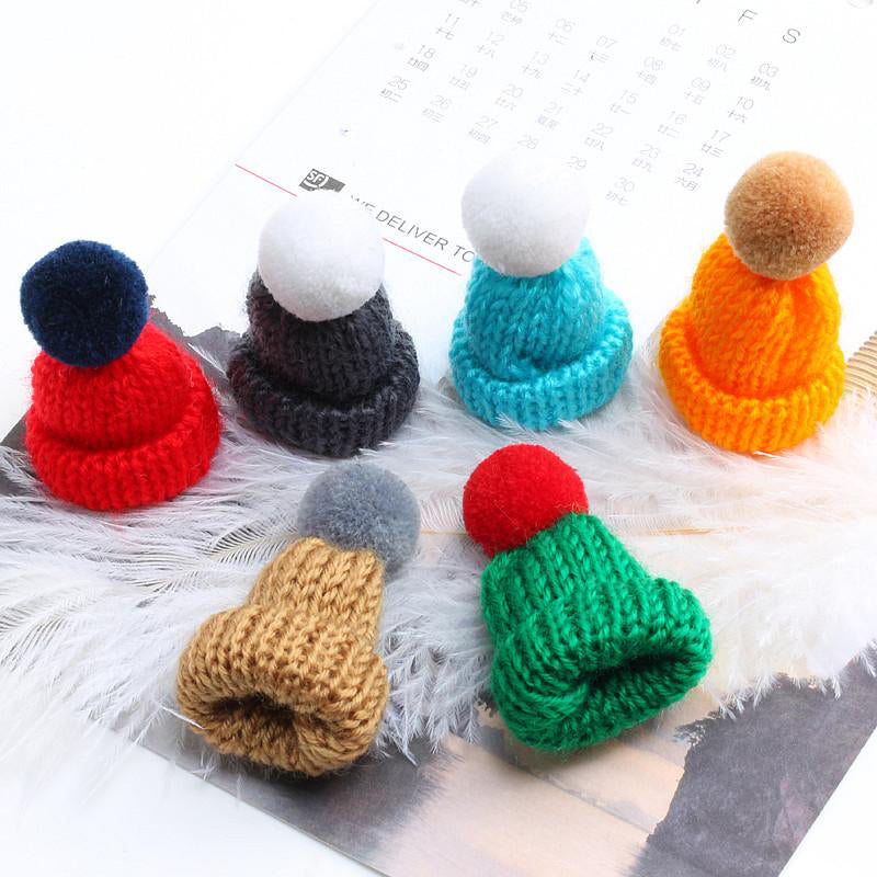 "Mini Wool Winter Hat Pins - Cute and Conversation-Starting Accessories"(1pc)