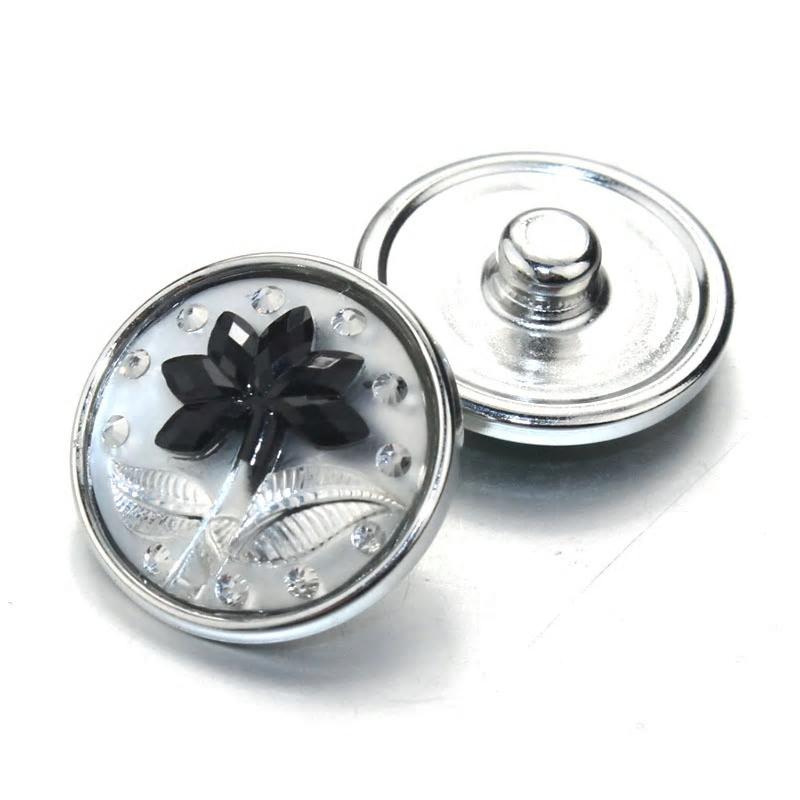 "Eternal Rose: Exquisite Snap Button - Add Timeless Elegance to Your Snap Jewelry Collection"- 18mm