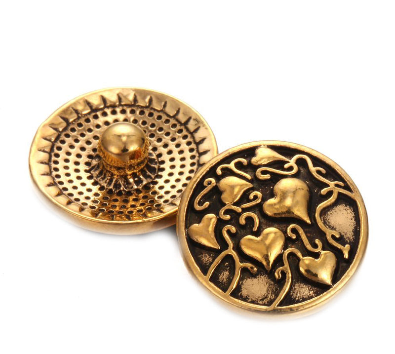 "Radiant Love: Heart of Gold Snap Button"- 18MM